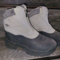Snow Boots Size 8