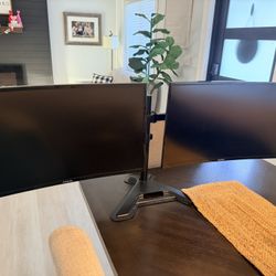 Samsung Curved 27in Monitors With Stand 