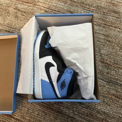 Jordan Retro 1 UNC Toe