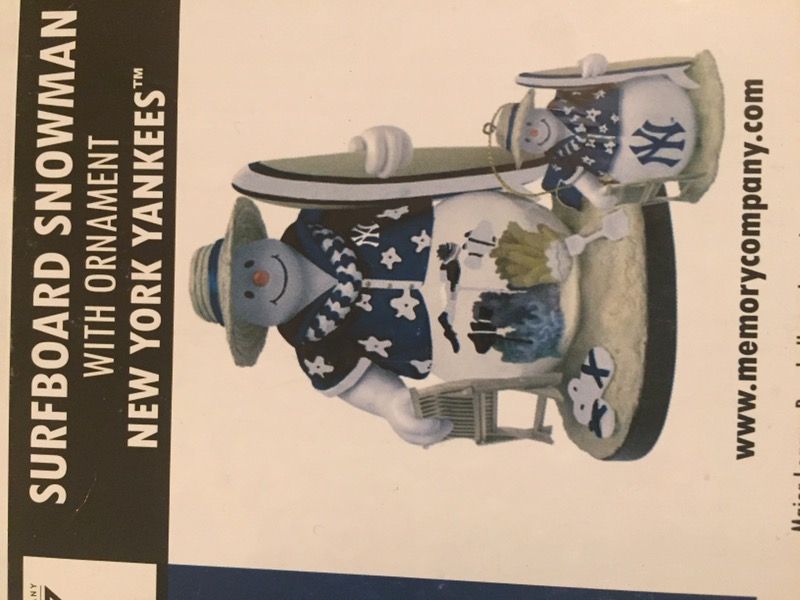NY Yankees Snowman with ornament
