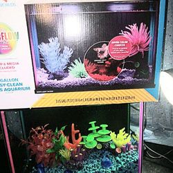 Top Fin 3~Gallon Colorflow Lighting Aquarium 
****New Never Used**
 13.4"Lx6.85"Wx9.01"H