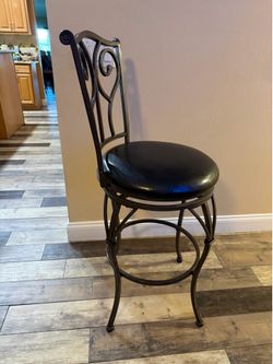 2 Swivel Barstools