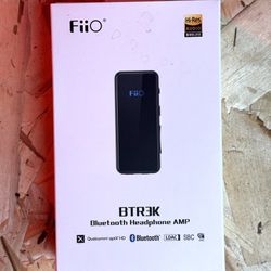 Fiio btr3k Bluetooth dac and headphone amp dac