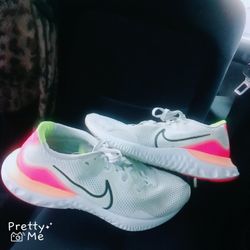 Nike Renew Size 9