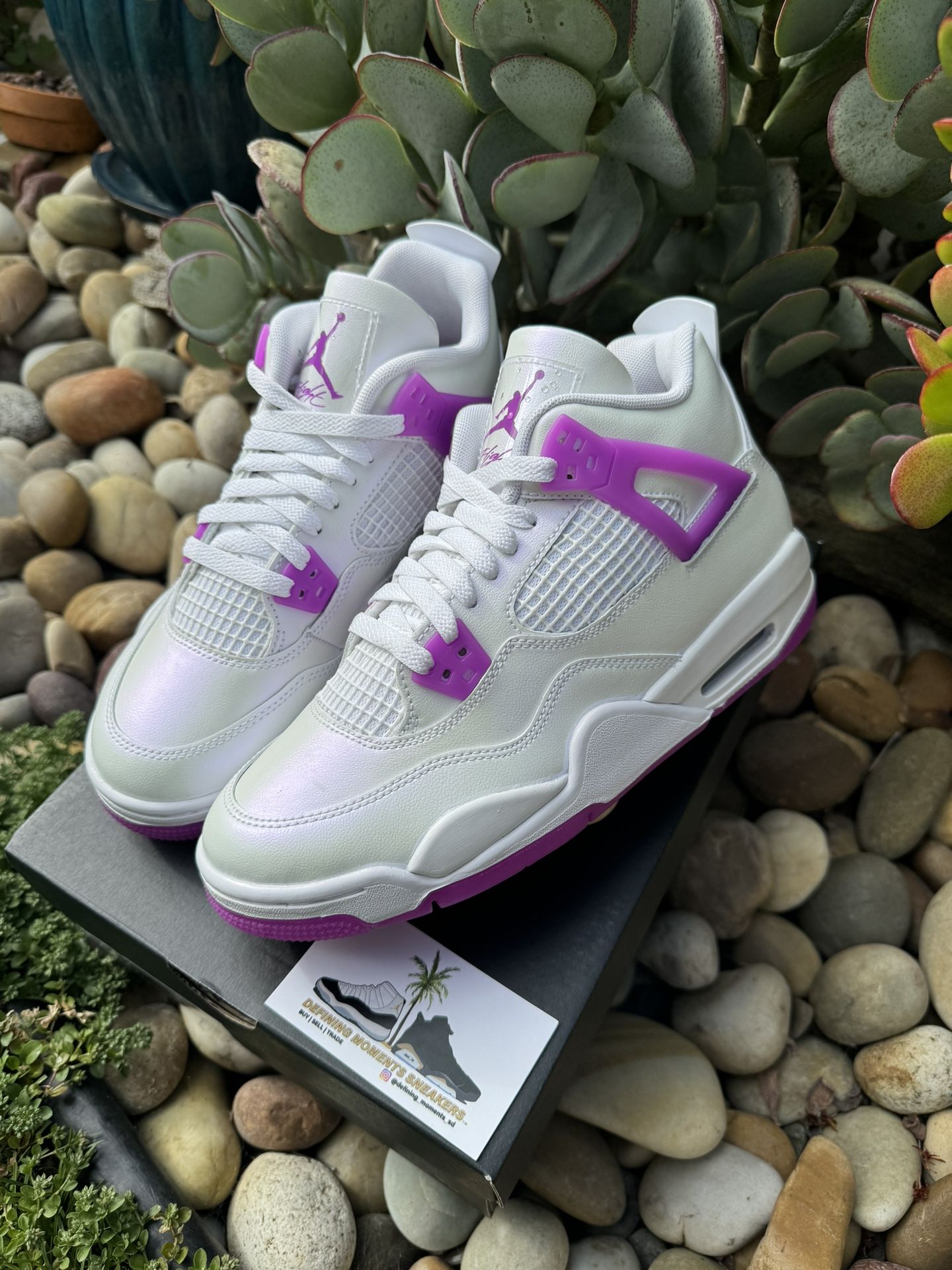 Jordan Retro 4 Hyper Violet Size 6.5y & 7y