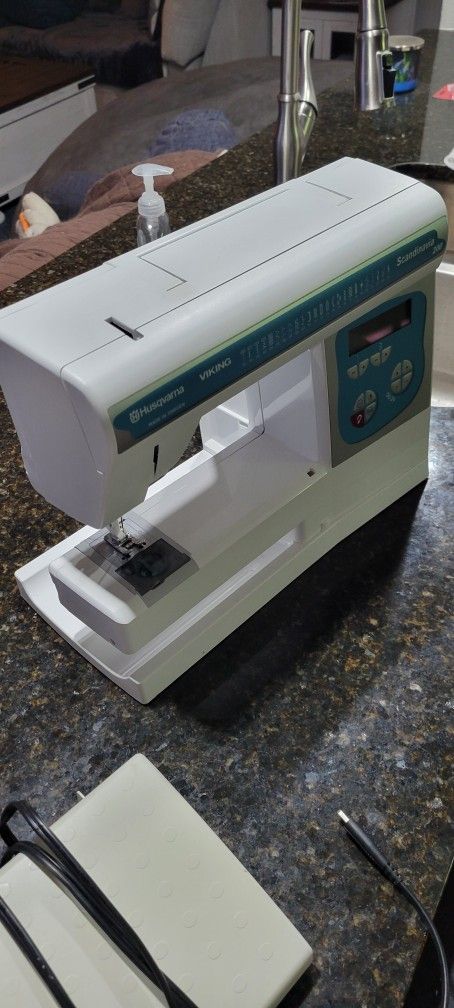 Husqvarna Viking Scandinavia 200