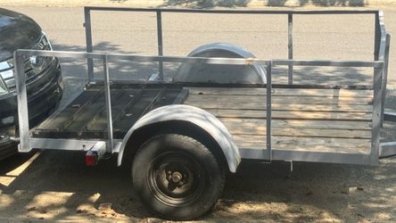 Single Axle Utility Trailer with Wood Deck