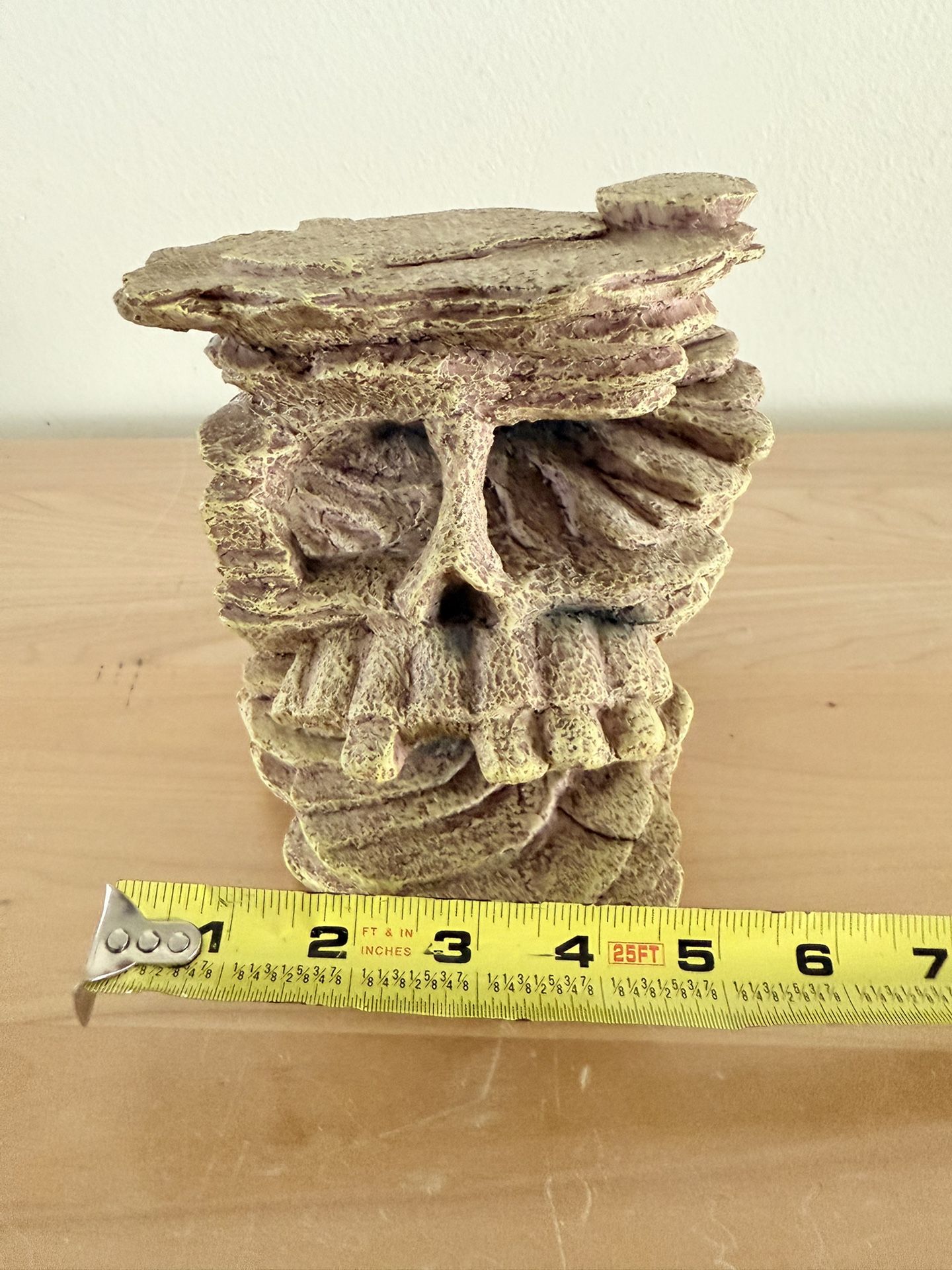 Skull Reptile Perch Stand
