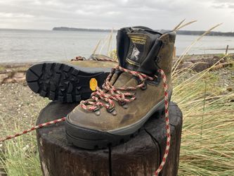 LA SPORTIVA BOOTS