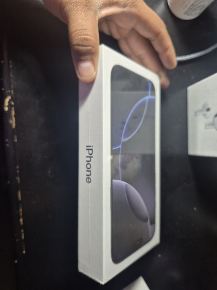 Iphone 16 Pro MAX, Apple Watch, And Apple Earbuds 4