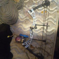 Center Point Typhon Fishing Bow