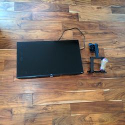 32 Inch TCL LED Smart TV w/ wall mount
