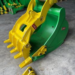 Mini Excavator Caterpillar 307 GP Bucket with Hydraulic Partial Rotation thumb