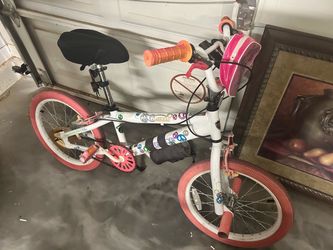 18” Pink and White Kent Girls Bike w/ brakes