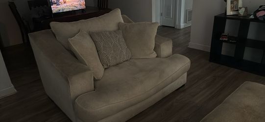 White chairs w/ Ottoman