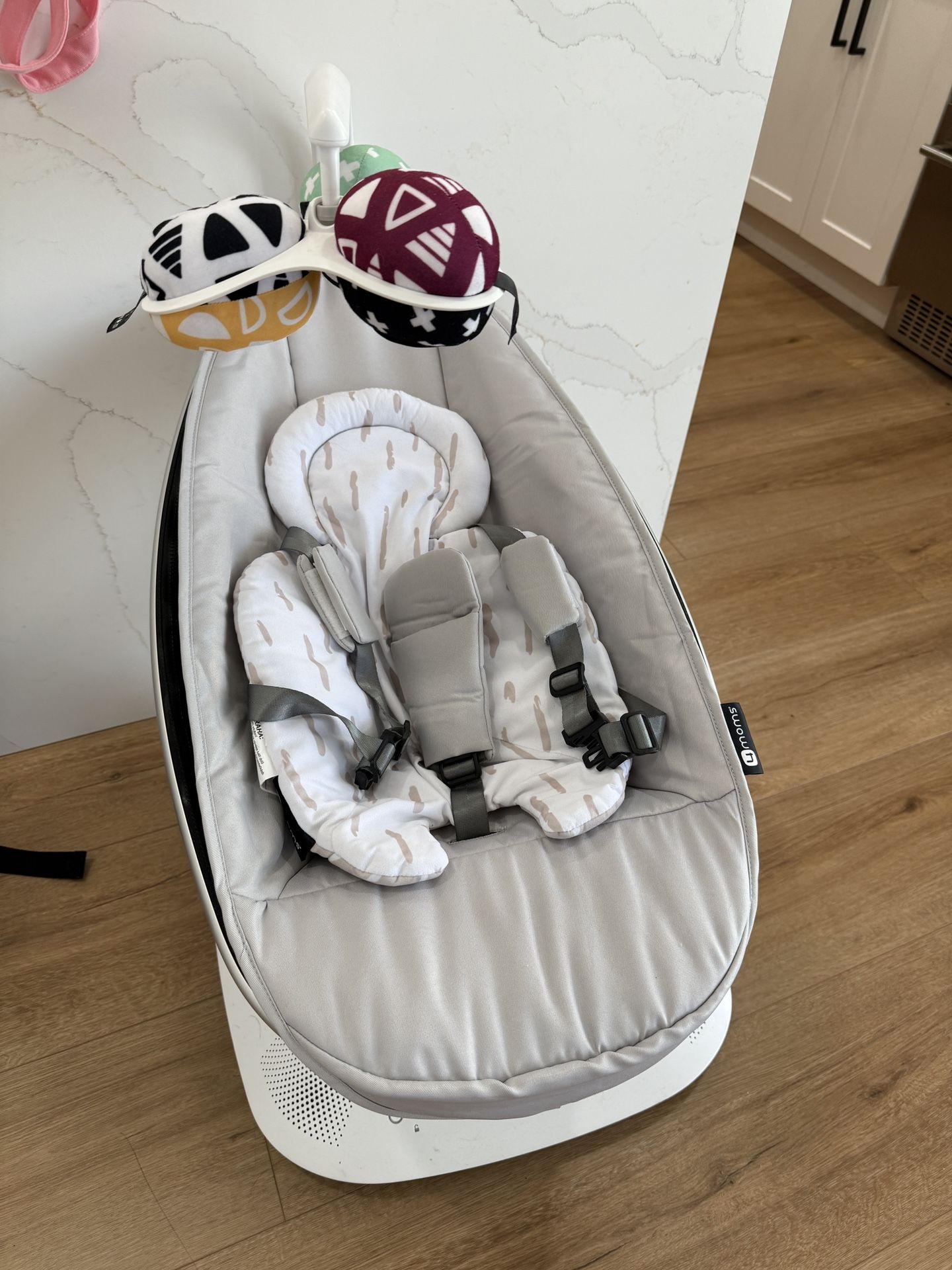 4mom baby swing with infant insert