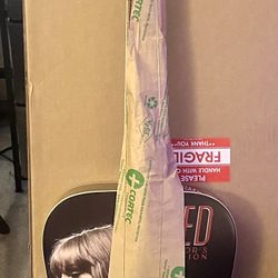 *Brand New In Box* OFFICIAL Taylor Swift Red (Taylor’s Version) Acoustic Guitar