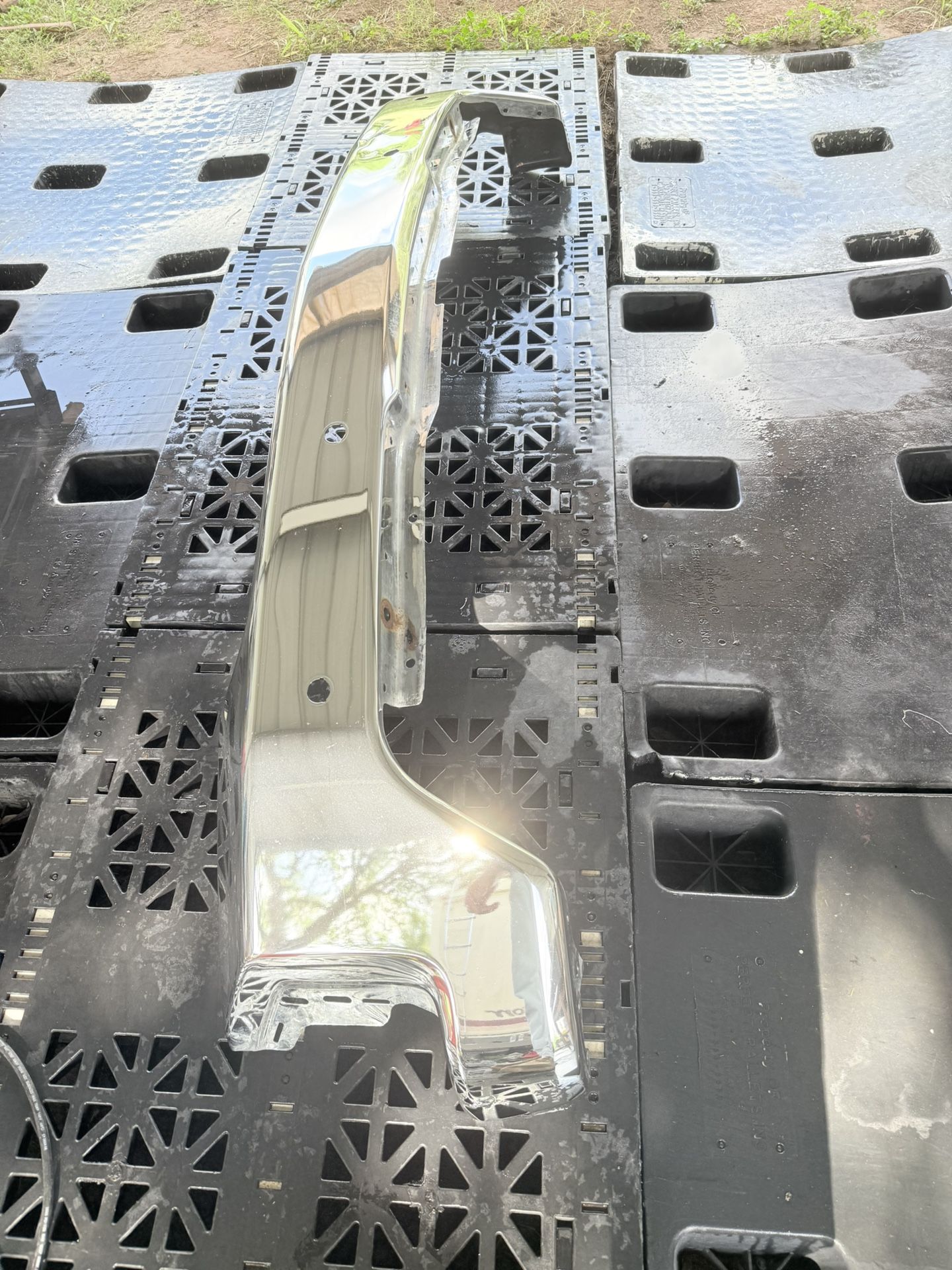 2019 - 2022 CHEVROLET SILVERADO 1500 FRONT BUMPER OEM