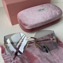 😊AUTHENTIC  Women's Sunglasses