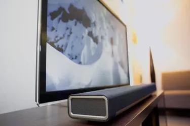 Sonos Playbar TV Soundbar/ Wireless Streaming TV & Music Speaker