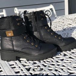 GUESS BOOTS