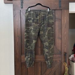 Men’s Camo Jogger Pants