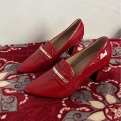 Red Loafer Heels Size: 38 & US 7.5👠 