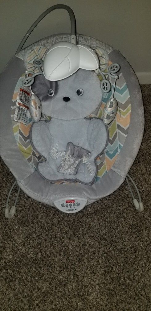 FISHER PRICE BABY BOUNCER THAT VIBRATES