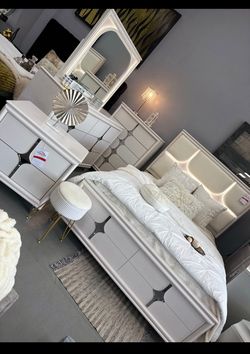 ✨️4pc Queen, King Bedrooms ✨️ Furniture Sectionals, Dining Avail