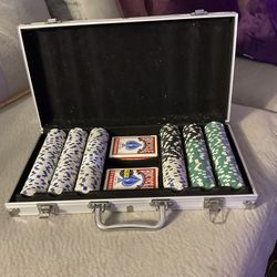 Poker Chips With Carrying Case And 2 Decks Of Cards