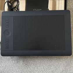 Wacom Intuos Pro Tablet 