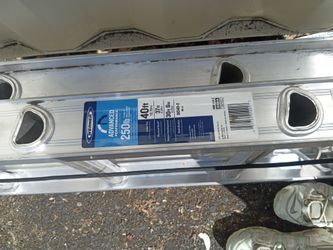 Aluminum extension ladder