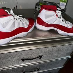 Air Jordan 11 Cherry 
