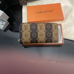 Louis Vuitton go go bag AND wallet