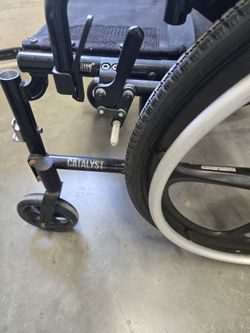 CATALYST 4 WHEELCHAIR
