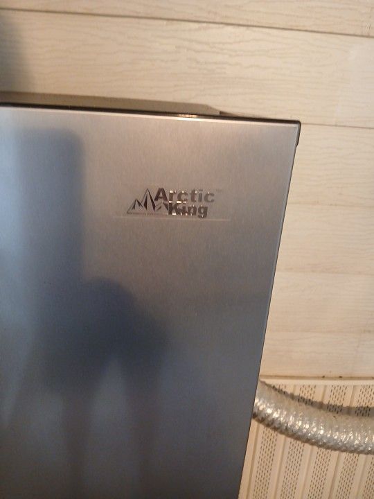 FREEZER, 7 CF, With Pads