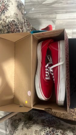 Red vans SIZE 8.0