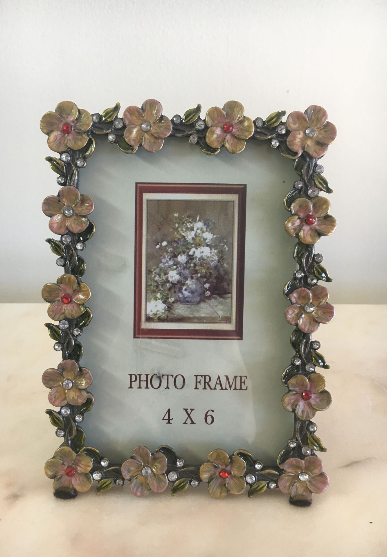 Metal picture frame