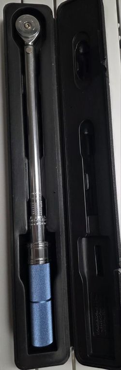 WESTWARD Torque Wrench
3/8" & 1/2 Drive
30-150Ft-Lb