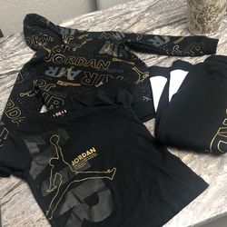 Boys Jordan Sweat Suite And Shirt 65