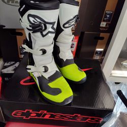 Motocross Off-road Boots For Kids Brand New Size 6. $ 199