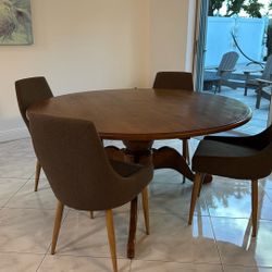 Round Table With Four Chairs