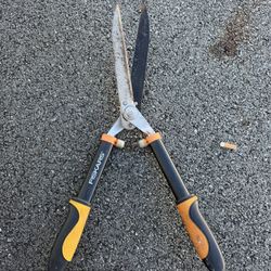 Fiskars Hedge Shears – Heavy Duty Garden Trimmers