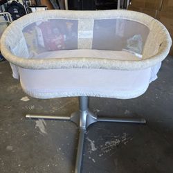 Halo Bassinet With Lights N Vibration 