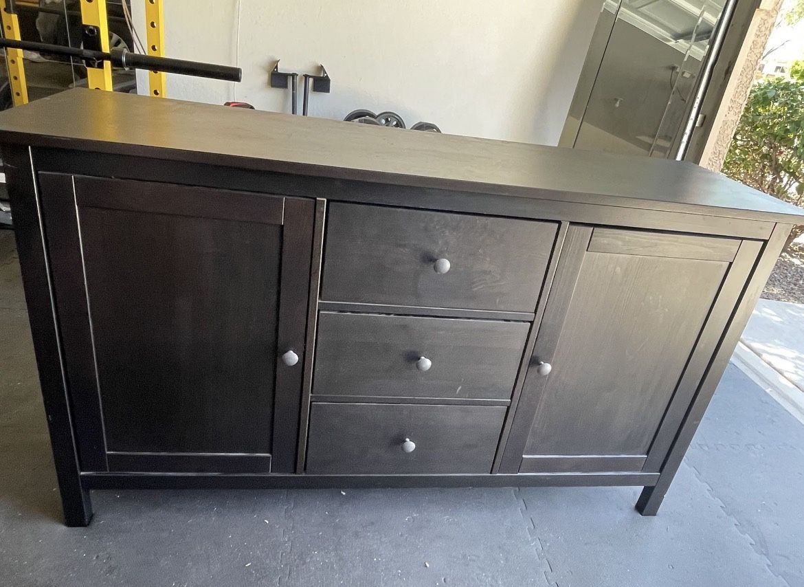 Tv Stand/ Entertainment Center