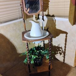 Vintage Wash Basin With Stand