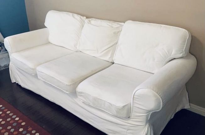 pion Reactor Overjas IKEA - White Slip Cover Couch (UPPLAND Sofa) for Sale in Glendale, AZ -  OfferUp