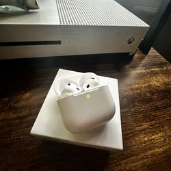 Apple AirPods 4