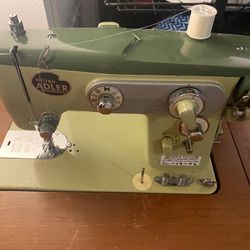 Sewing Machine /cabinet