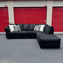 FREE DELIVERY - Black Ashley Darcy Sectional 